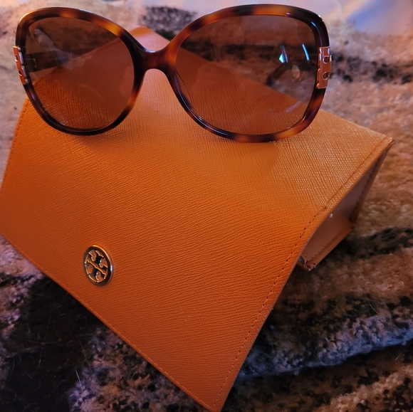 Sunglasses - Picture 5 of 5